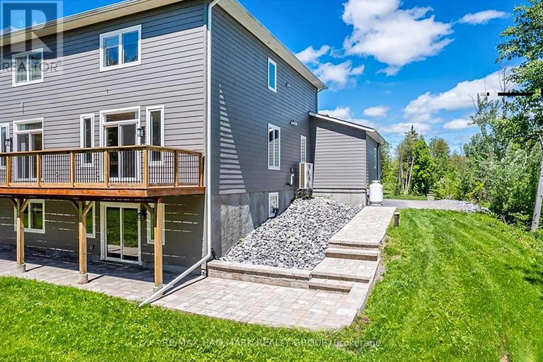 28881418/156-country-meadow-drive/huntley-ward-north-west/ottawa/ontario/K0A1L0_45