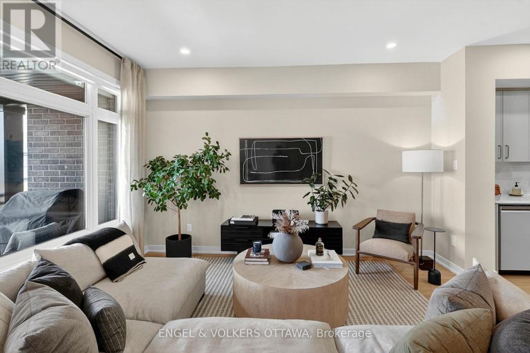 29646069/1764-crux-road/mer-bleuebradley-estatesanderson-park/ottawa/ontario/K1W0W7_20