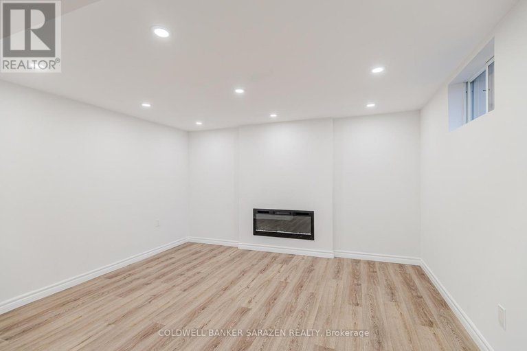 29294876/10-argue-drive/borden-farmstewart-farmcarleton-heightsparkwood-hills/ottawa/ontario/K2E6S1_36