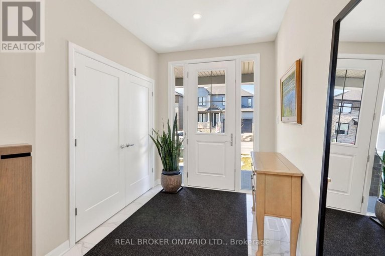 29584603/548-anchor-circle/mahogany-community/ottawa/ontario/K2B7Z5_2