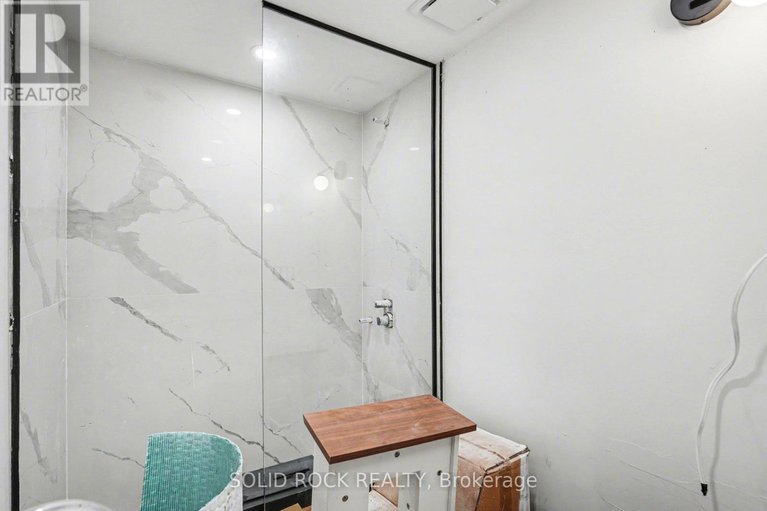 29669968/838-alpine-avenue/queensway-terrace-north/ottawa/ontario/K2B5R6_27