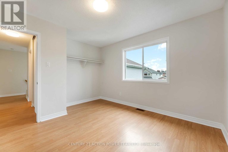 29025910/1474-shawinigan-street/fallingbrookridgemount/ottawa/ontario/K4A2M8_24