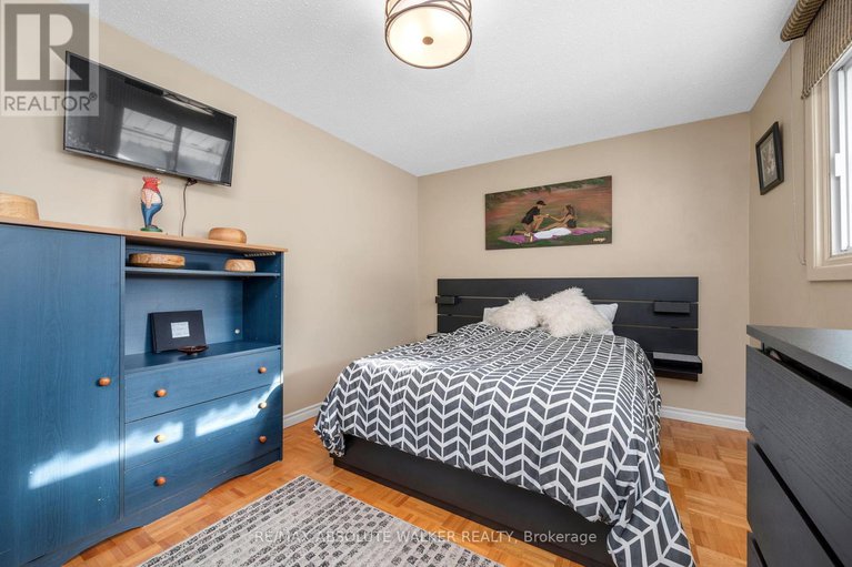 29422550/19-lambert-drive/sheahan-estatestrend-village/ottawa/ontario/K2H5Y3_18