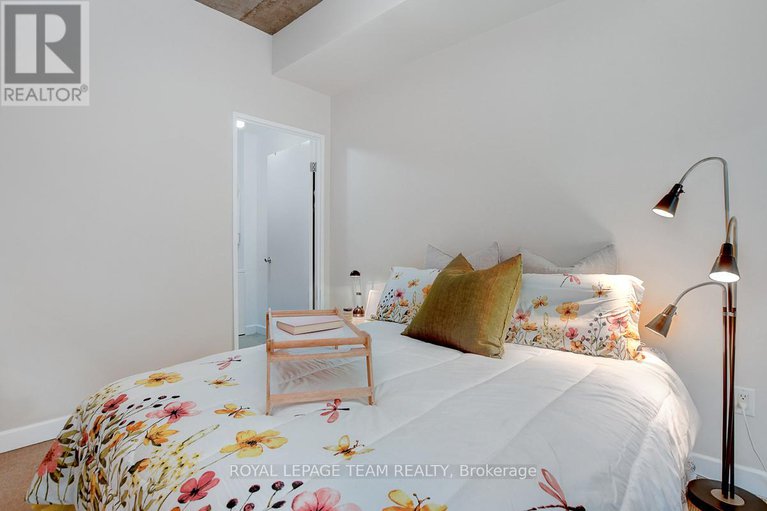 28458192/705-179-george-street/lower-townbyward-market/ottawa/ontario/K1N1J8_16