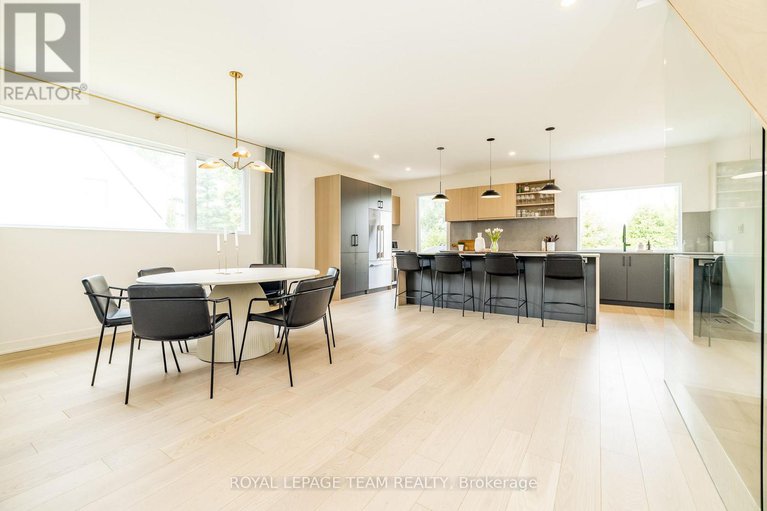28678296/1995-lenester-avenue/mckellar-heightsglabar-park/ottawa/ontario/K2A1K4_5