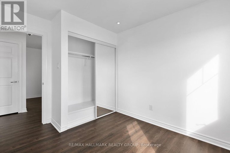 28782242/2427-nutgrove-avenue/half-moon-bay/ottawa/ontario/K2J0X4_30