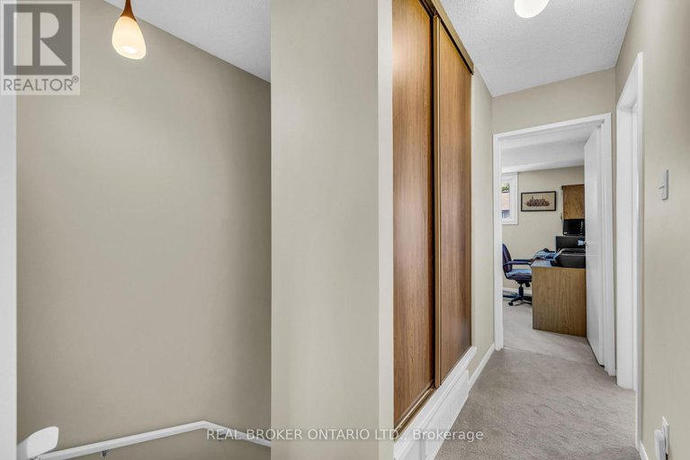 28306160/138-mcclintock-way/katimavik/ottawa/ontario/K2L2A4_12
