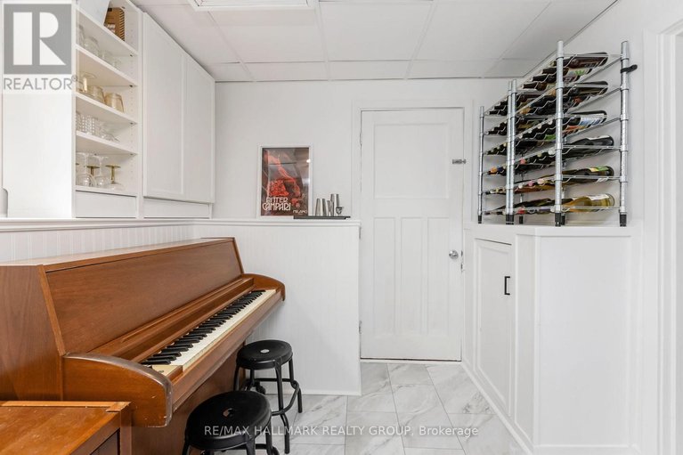 29518318/1225-foxbar-avenue/ellwood/ottawa/ontario/K1V6V4_16