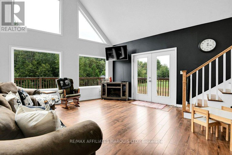 28879635/35-nevada-street/moose-creek/north-stormont/ontario/K0C1W0_13