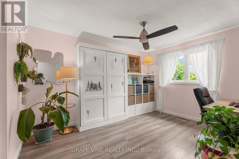 28498245/32-acklam-terrace/morgans-grantsouth-march/ottawa/ontario/K2K2H5_21