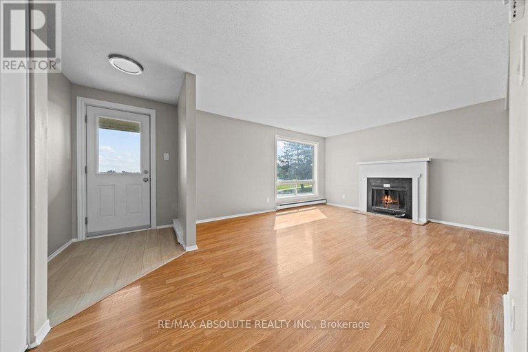 28622450/69a-750-st-andre-drive/hiawatha-parkconvent-glen/ottawa/ontario/K1C4S2_7