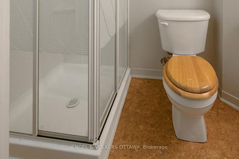 28925521/355-kintyre-private/carleton-square/ottawa/ontario/K2C3M6_31