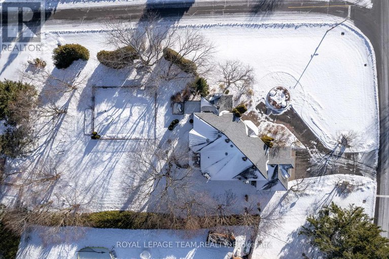28078826/1345-potter-drive/manotick-village-manotick-estates/ottawa/ontario/K4M1C6_49