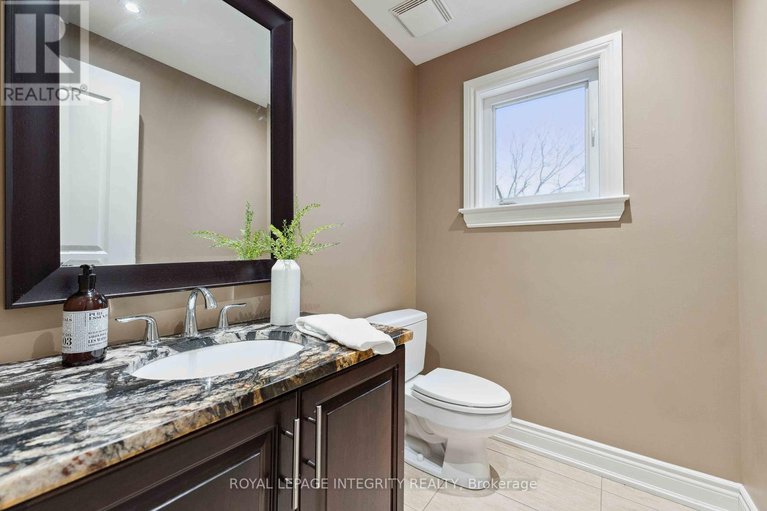 28616420/612-besserer-street/sandy-hill/ottawa/ontario/K1N6C9_12