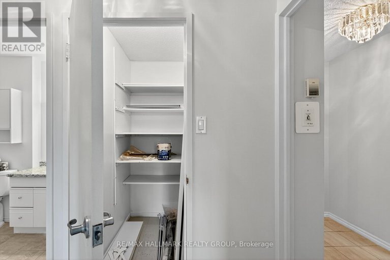 29441867/304-915-elmsmere-road/beacon-hill-south/ottawa/ontario/K1J8H8_71