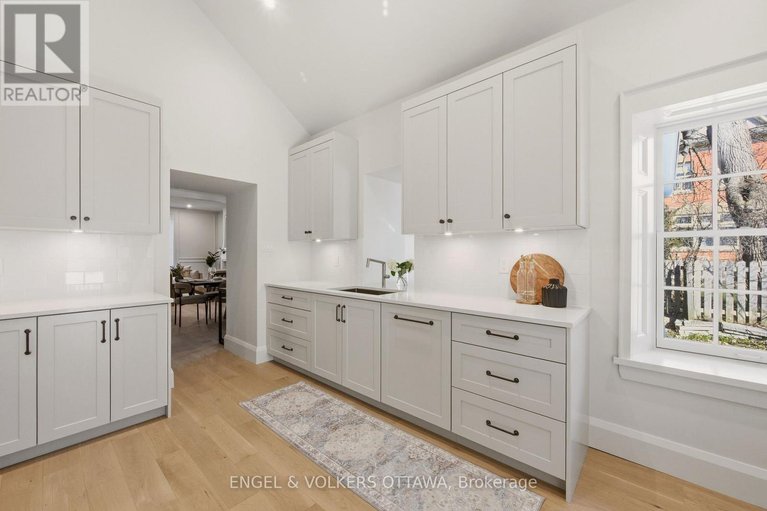 29649230/35-mackay-street/new-edinburgh/ottawa/ontario/K1M2B2_21