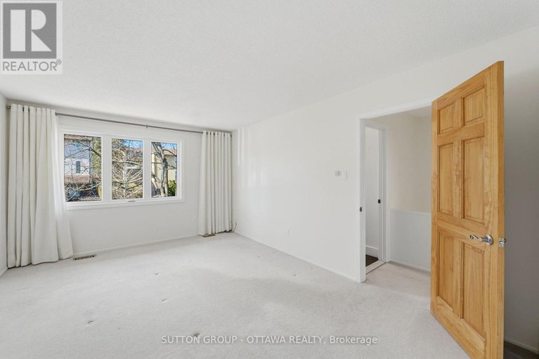 29633973/110-pigeon-terrace/hunt-clubwestern-community/ottawa/ontario/K1V9H7_24