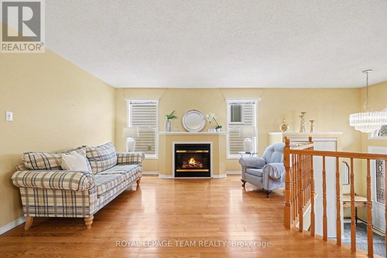 29688007/1598-lisbon-street/fallingbrookpineridge/ottawa/ontario/K4A4C3_7