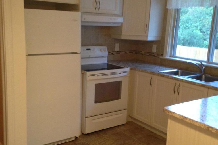 29554876/911-blair-road/cardinal-heights/ottawa/ontario/K1J7M8_14