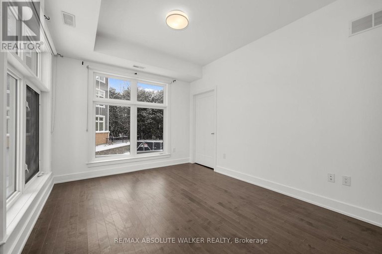 29419631/101-305-elizabeth-cosgrove-private/mer-bleuebradley-estatesanderson-park/ottawa/ontario/K1W0K6_34