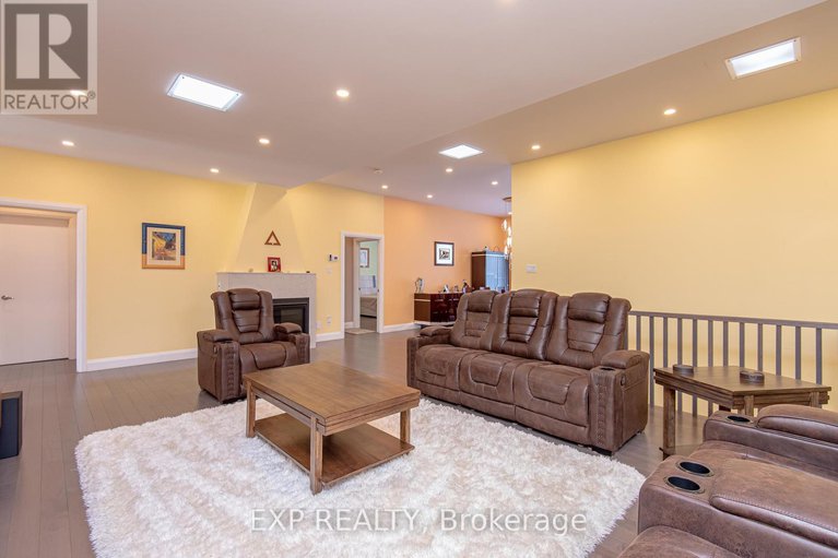 29367435/1473-rosebella-avenue-w/blossom-parkkemp-parkfindlay-creek/ottawa/ontario/K1T1E5_13