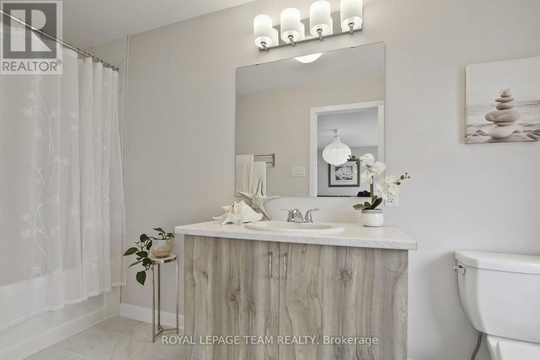 28291753/506-oldenburg-avenue/btwn-franktown-rd-fallowfield-rd/ottawa/ontario/K0A2Z0_28