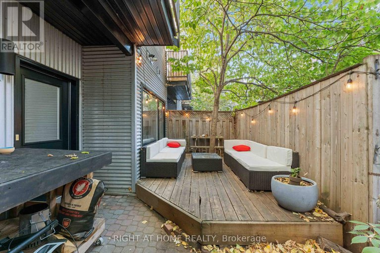 28990245/110-little-london-private/lower-town/ottawa/ontario/K1N0A5_30