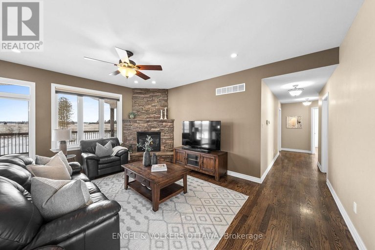 29679359/5579-lombardy-drive/osgoode/ottawa/ontario/K0A2W0_6