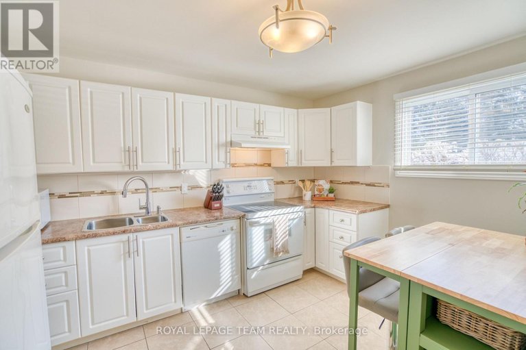 29497051/171-mcclintock-way/katimavik/ottawa/ontario/K2L2A5_5