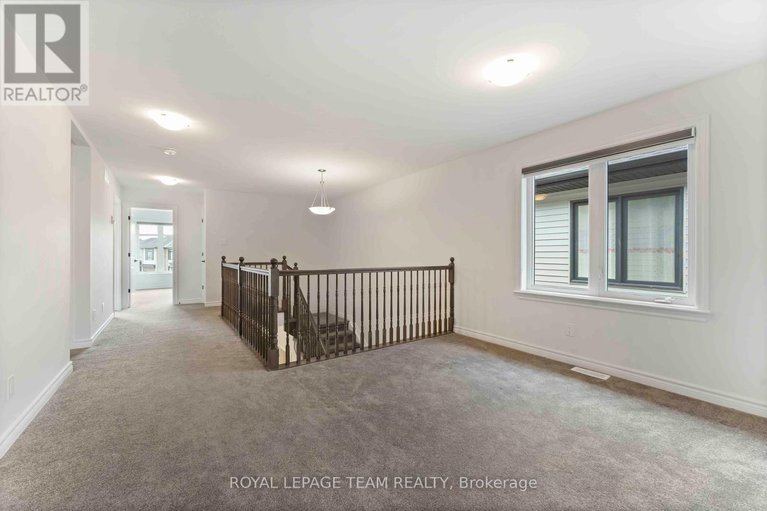 28647828/1010-brian-good-avenue/riverside-southgloucester-glen/ottawa/ontario/K4M0R3_28