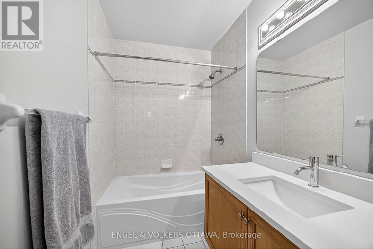 29030963/277-mart-circle/manor-park/ottawa/ontario/K1K4W2_47