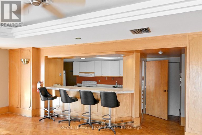 29312741/1506-2760-carousel-crescent/emerald-woodssawmill-creek/ottawa/ontario/K1T2N4_20