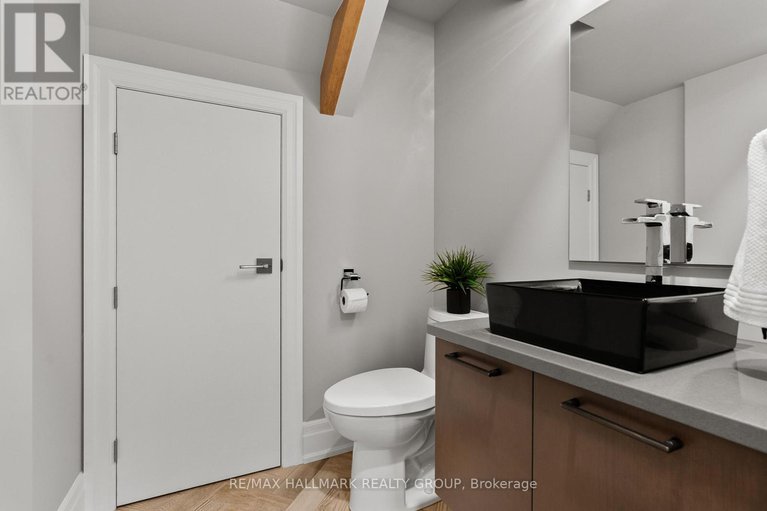 29074498/217-belford-crescent/westborohampton-park/ottawa/ontario/K1Z7A9_31