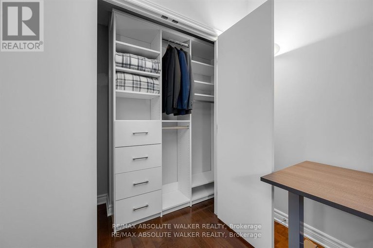 28639536/214-575-byron-avenue/mckellarhighland/ottawa/ontario/K2A1R7_13