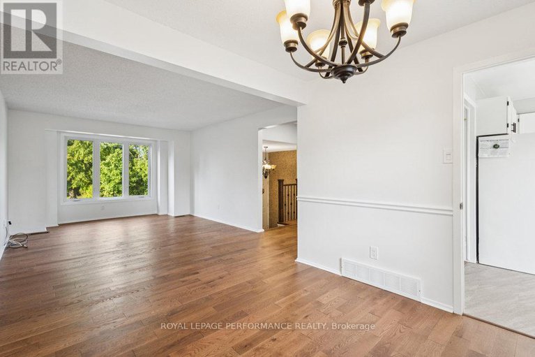 29029572/8-gillespie-crescent/hunt-club-woods/ottawa/ontario/K1V9X8_16