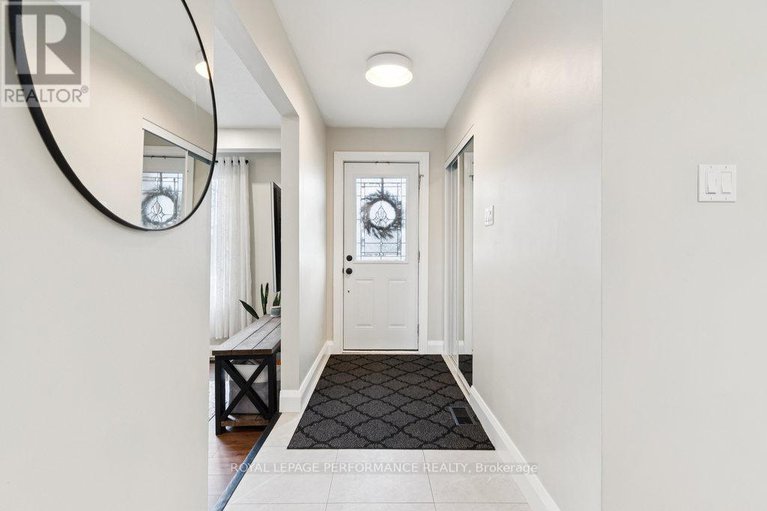 29416128/21-menard-street/embrun/russell/ontario/K0A1W1_3