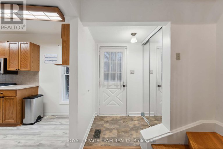 28512165/6351-st-louis-drive/hiawatha-parkconvent-glen/ottawa/ontario/K1C2X9_6