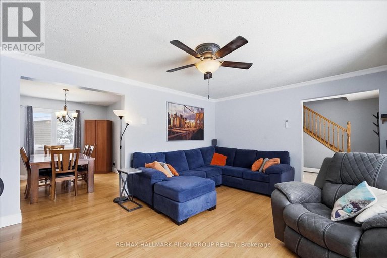 29408731/1326-dussere-street/convent-glen-south/ottawa/ontario/K1C1P4_5