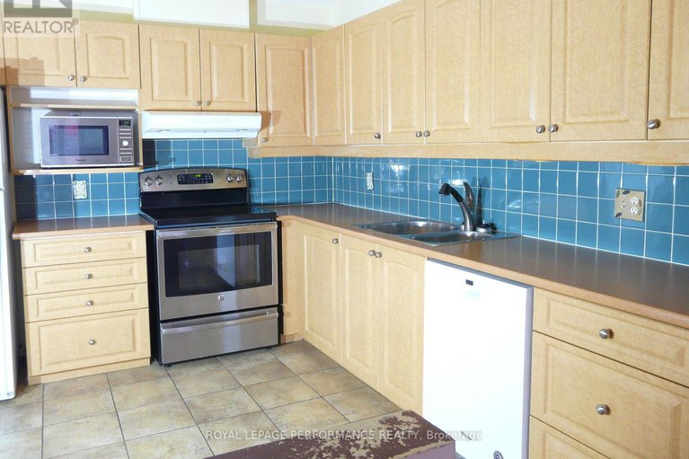 29224356/1172-foxborough-private/beaconwood/ottawa/ontario/K1J1E2_11