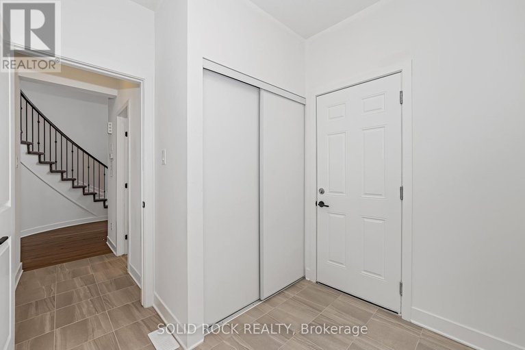28573370/92-esban-drive/blossom-parkkemp-parkfindlay-creek/ottawa/ontario/K1X0J3_24