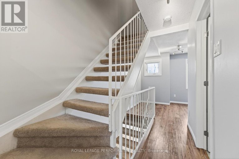 29325303/90d-templeton-street-e/sandy-hill/ottawa/ontario/K1N6X3_26