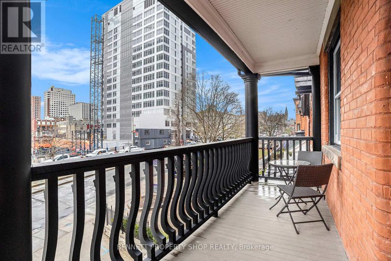 28244895/121-york-street/lower-townbyward-market/ottawa/ontario/K1N5T4_18