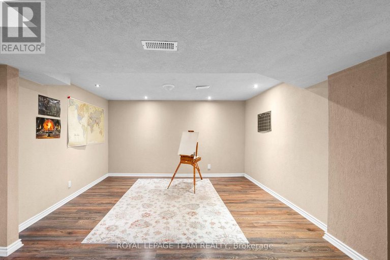 29614827/152-hunterswood-crescent/hunt-club-park/ottawa/ontario/K1G5W1_38