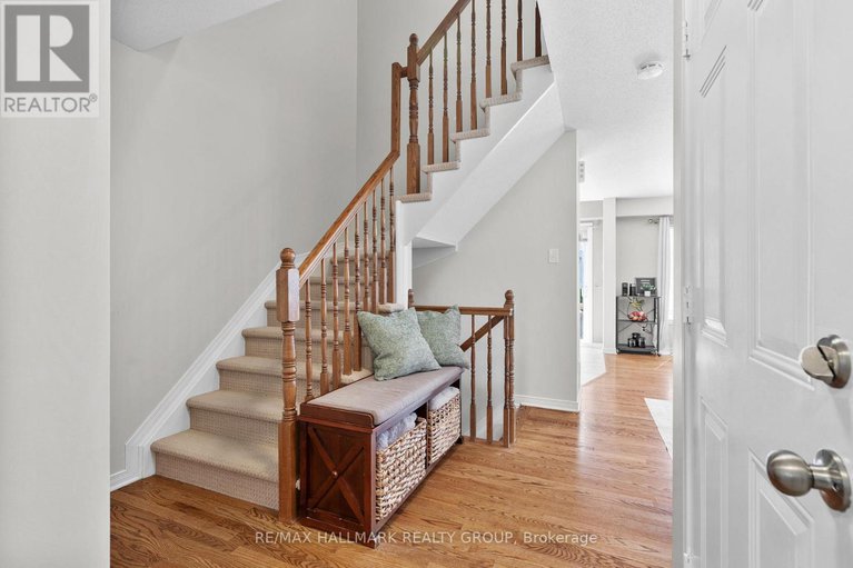 28834905/379-rolling-meadow-crescent/mer-bleuebradley-estatesanderson-park/ottawa/ontario/K1W0A9_6