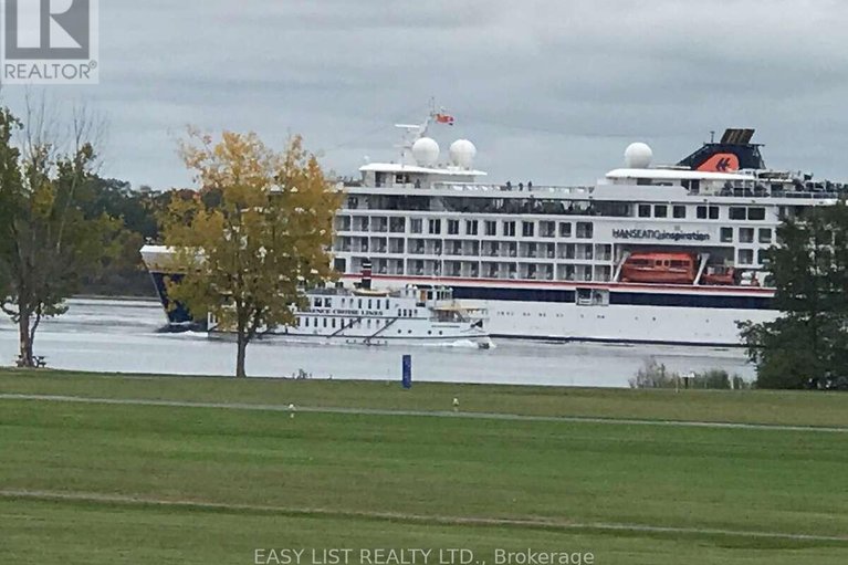 29310855/36-elizabeth-drive/iroquois/south-dundas/ontario/K0E1K0_15