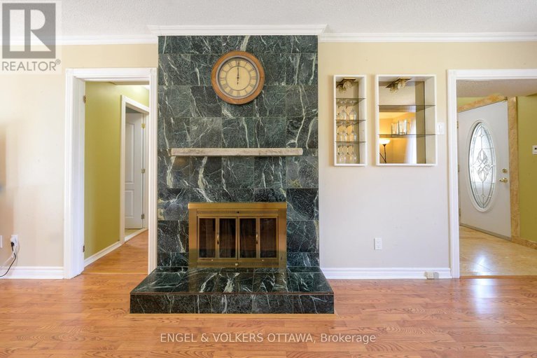 28821513/6258-richmond-road/south-of-fallowfield-road/ottawa/ontario/K0A2Z0_9
