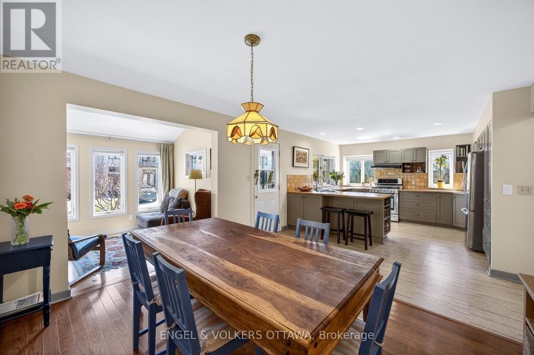 29617139/424-lochaber-avenue/westboro-west/ottawa/ontario/K2A0A6_26