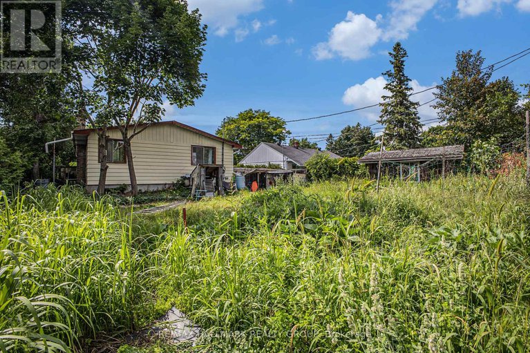 28652469/2639-ayers-avenue/ridgemont/ottawa/ontario/K1V7W7_7
