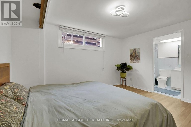 29679102/731-dovercourt-avenue/mckellarhighland/ottawa/ontario/K2A0W9_36