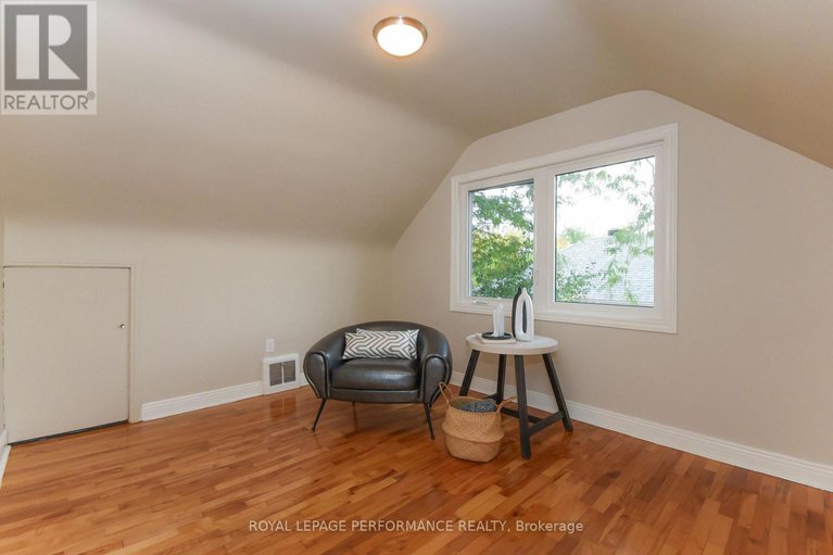 28902188/274-queen-mary-street/overbrookcastle-heights/ottawa/ontario/K1K1X2_26